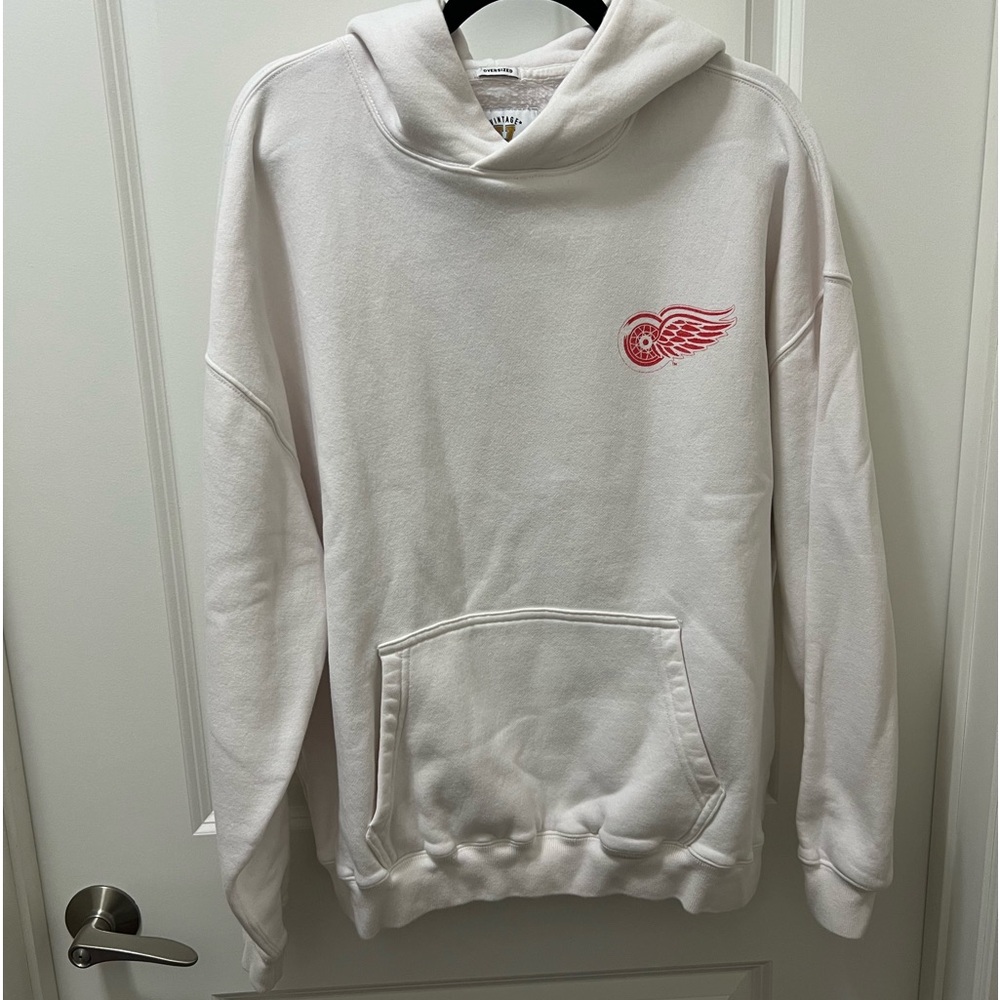 Men’s Abercrombie red wings hoodie